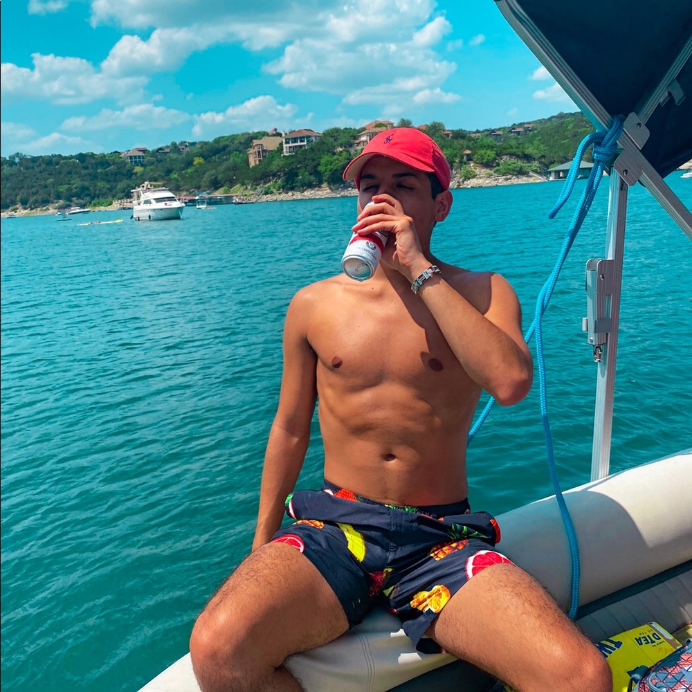 Meet your Posher, Tavien